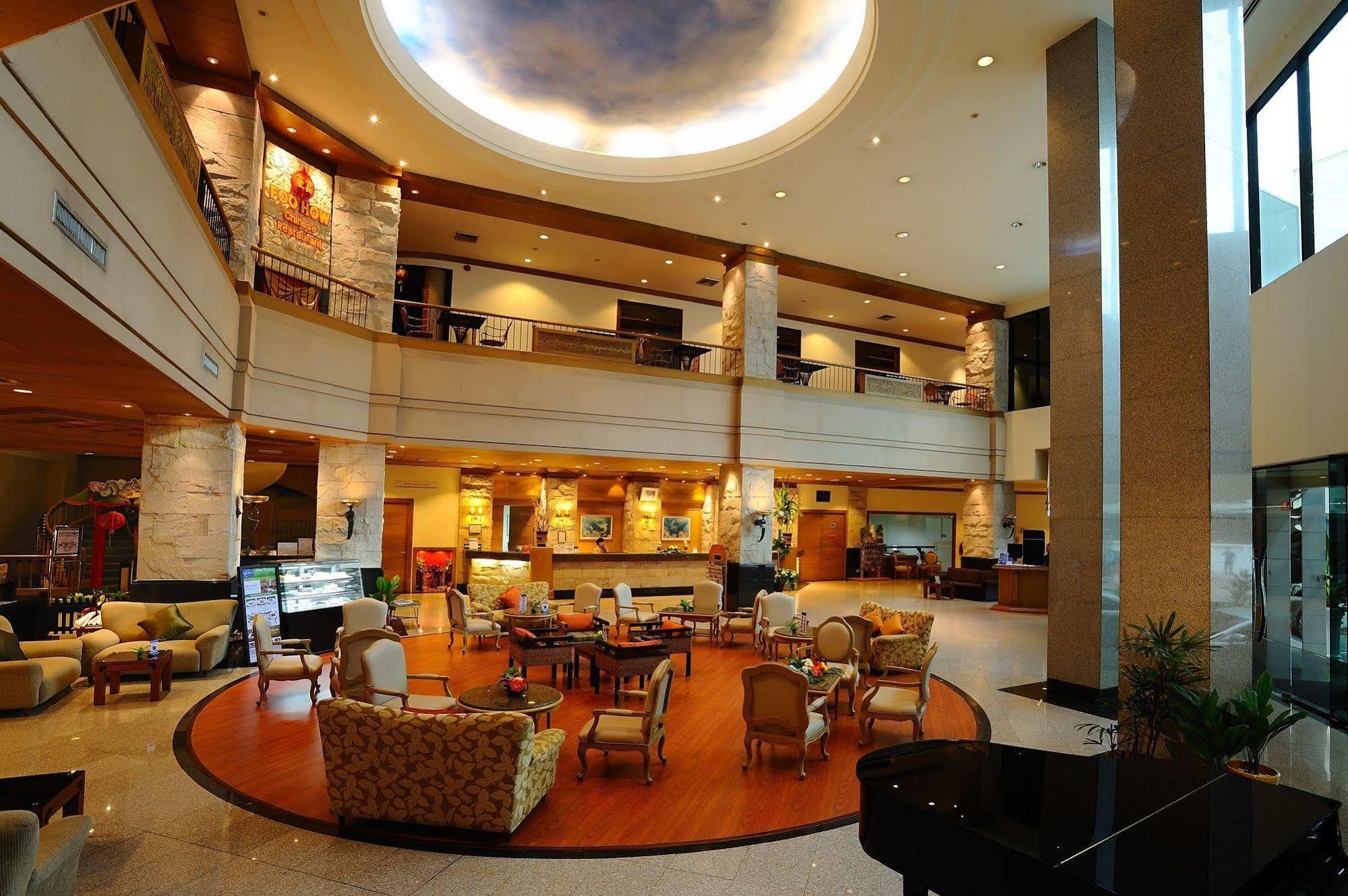 Chon Inter Hotel Чонбури Екстериор снимка