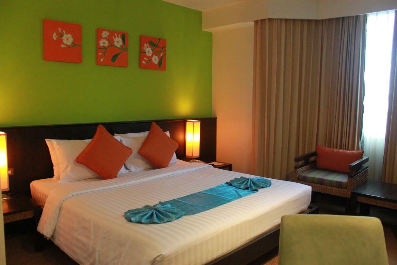 Chon Inter Hotel Чонбури Екстериор снимка
