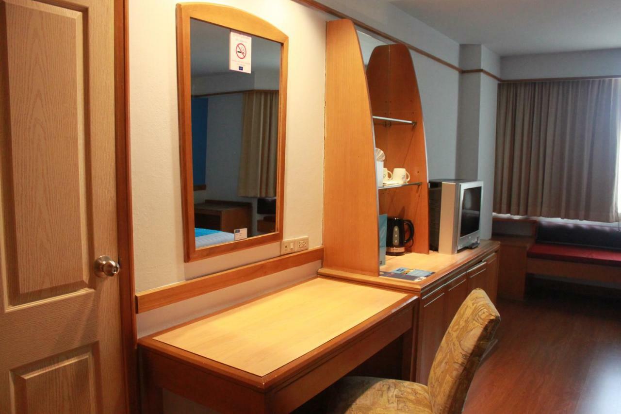 Chon Inter Hotel Чонбури Екстериор снимка