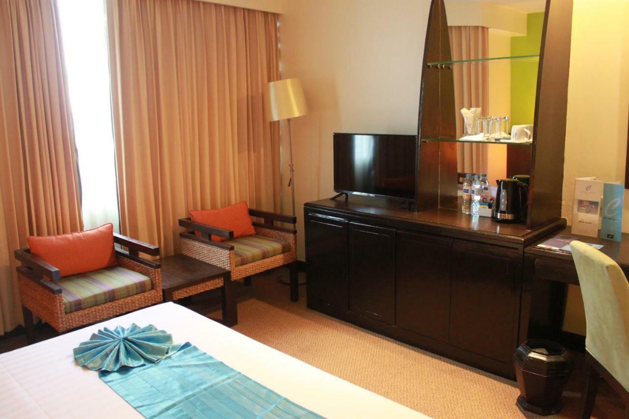 Chon Inter Hotel Чонбури Екстериор снимка
