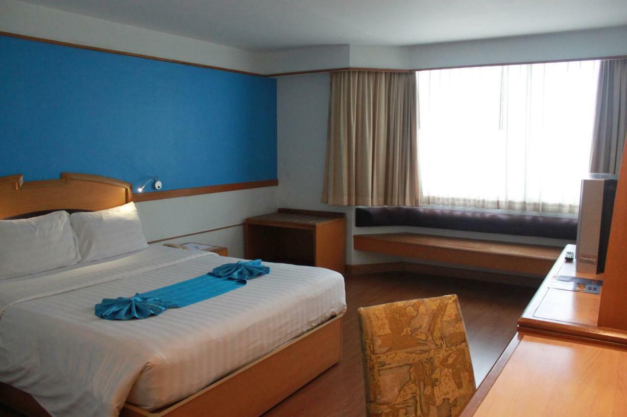 Chon Inter Hotel Чонбури Екстериор снимка